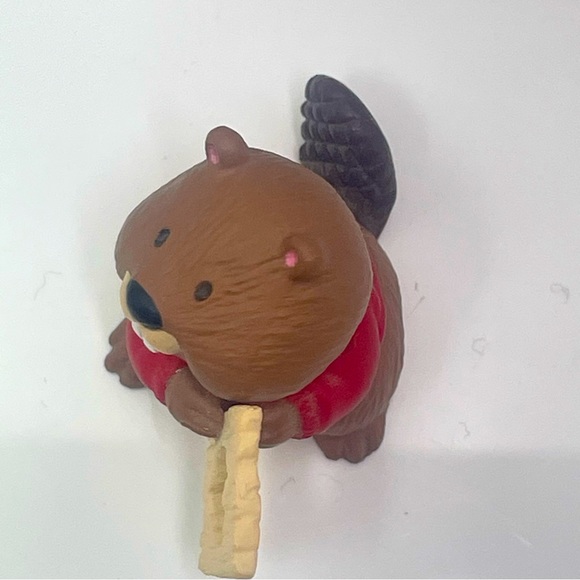 BNWT Vintage 1993 Hallmark Merry Miniature Beaver with Heart Cut Out - Picture 8 of 11